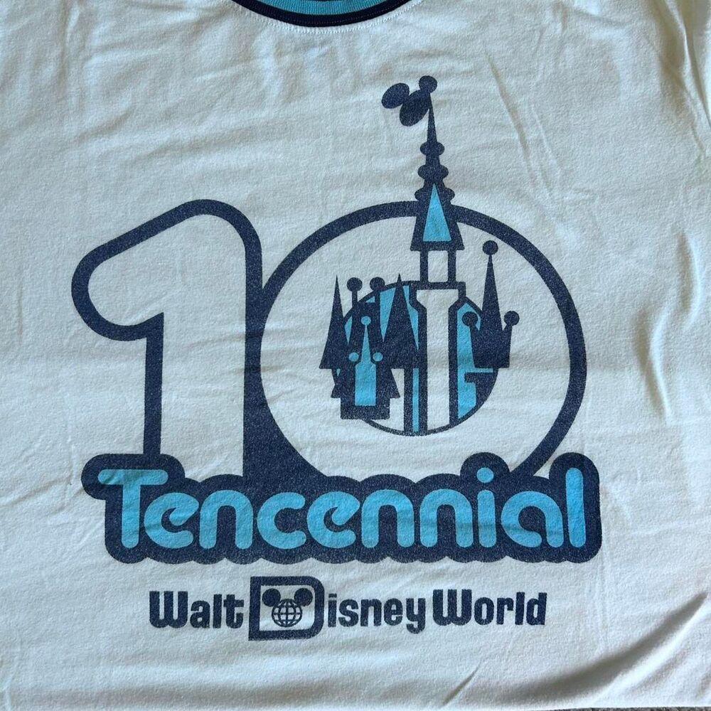 Disney‎ Men's White and Blue T-shirt Large 10th anniversary